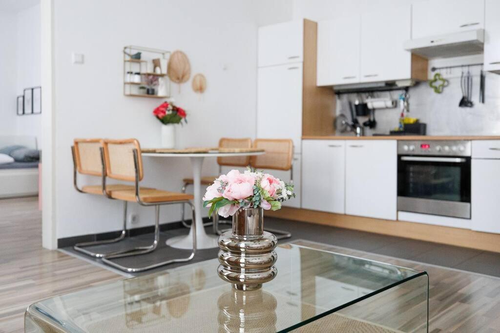 Stylish Haven-Near Brunnenmarkt Viena Exterior foto